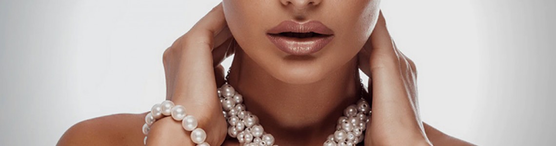10 Ways to Style a Multi-strand Pearl Necklace