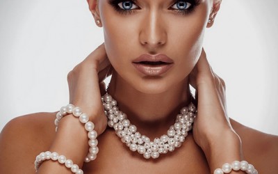 10 Ways to Style a Multi-strand Pearl Necklace