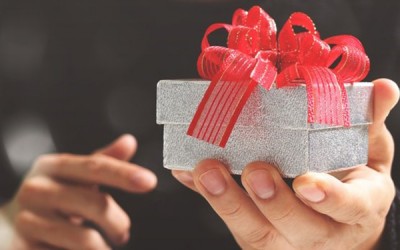 The Ultimate Guide of Birthday Gifts for the June Born