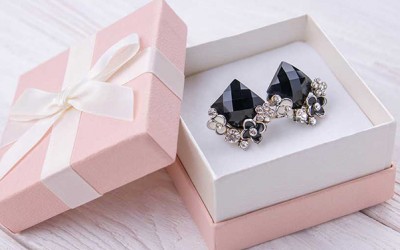 14 Best Jewelry Gifts for Your Woman