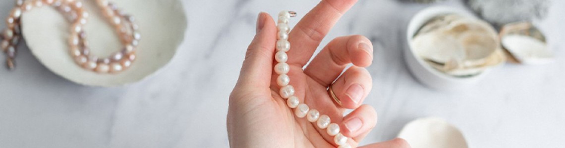 Pearl Elegance Preserved: A Comprehensive Guide to Cleaning and Maintaining Your Precious Pearls