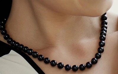Why are Black Pearls Black and How to Choose?