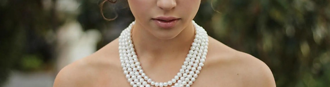 Upgrade Your Jewelry Game: How to Style a Pearl Choker Like a Pro