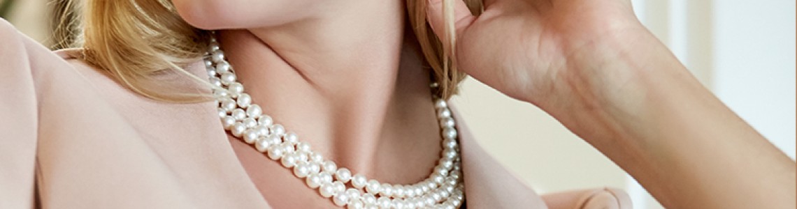 Trendy Pearl Necklace Fashion Tips for Today's Women