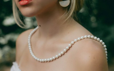 Mastering the Art of Wearing Graduated Pearl Necklaces