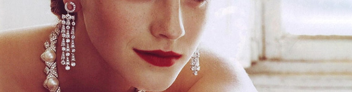 The Timeless Charm of Pearls: Hollywood Icons Who Rocked Them The Timeless Charm of Pearls: Hollywood Icons Who Rocked Them
