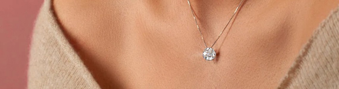 What is a Pendant? How to Wear a pendant Necklace for the Perfect Accent