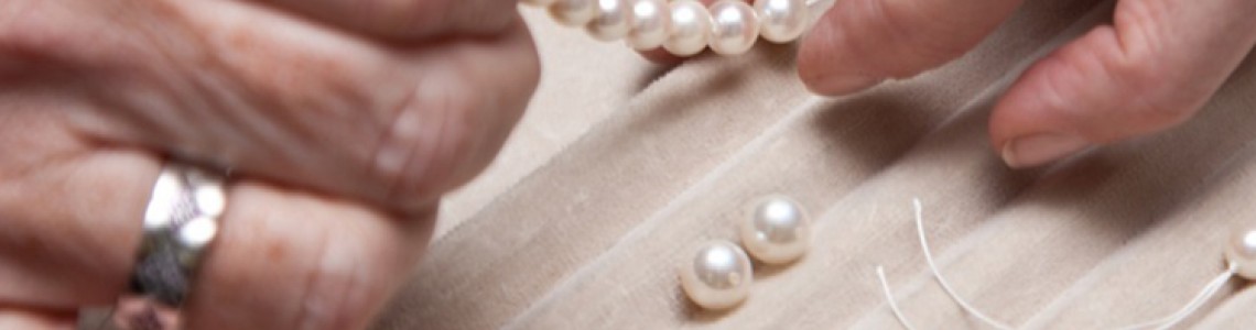 The Ultimate Guide to Pearl Necklace Care: Expert Tips and FAQs