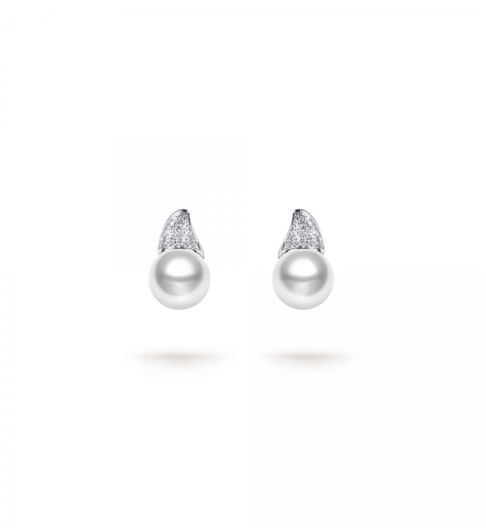 10.0-11.0mm White South Sea Round Pearl Kiss Earrings in 18K Gold - AAAAA Quality