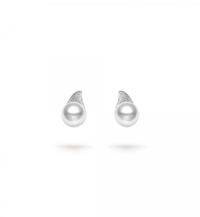 10.0-11.0mm White South Sea Round Pearl Kiss Earrings in 18K Gold - AAAAA Quality