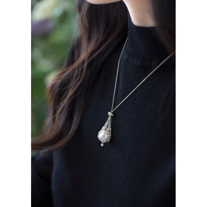 14.0-15.0mm Freshwater Pearl & Diamond Lavalier Pendant - White Gold