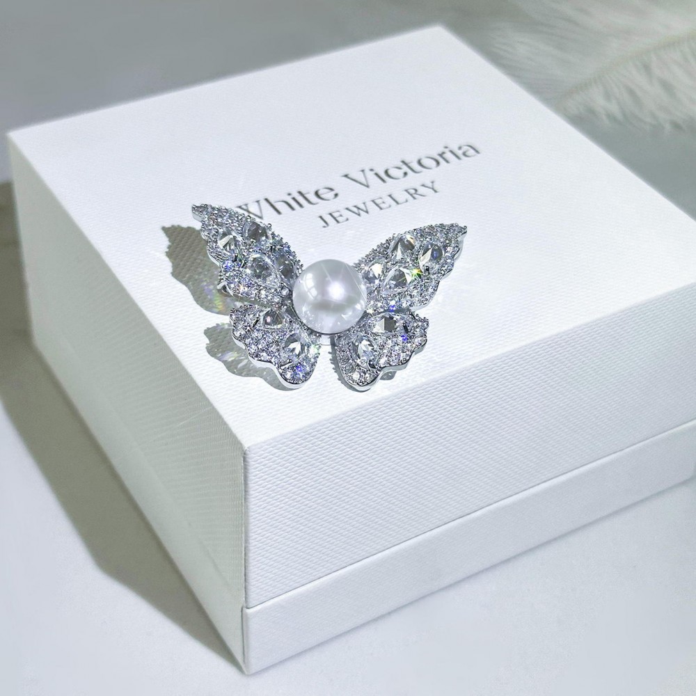 10.0-11.0mm White Freshwater & Crystal Butterfly Brooch