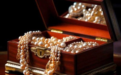 How to Store Pearls: Essential Tips for Keeping Your Treasures Safe