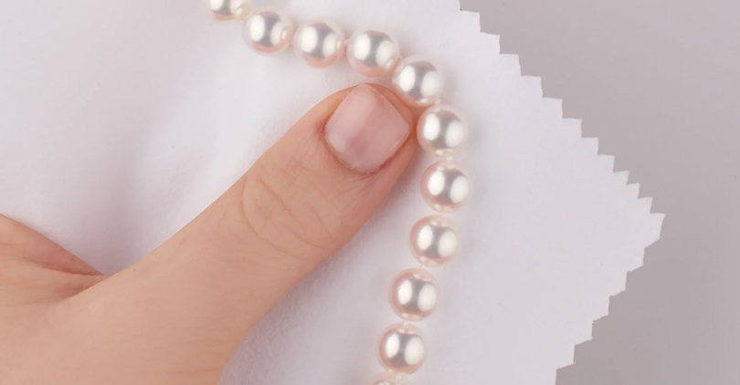 how to clean pearl necklace