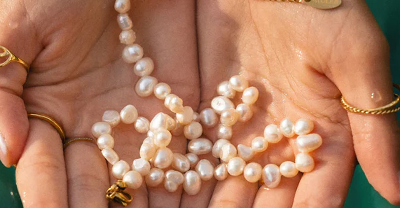 how to clean pearl necklace