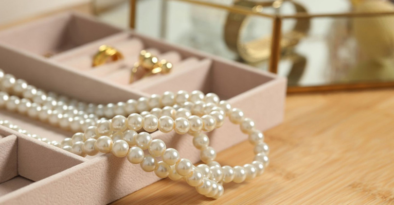 how to clean pearl necklace