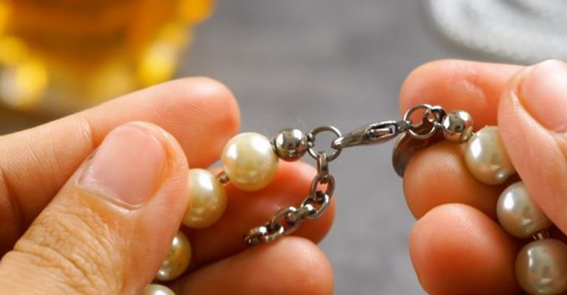 how to restring pearls