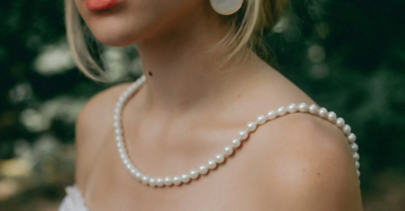 what does a pearl necklace mean