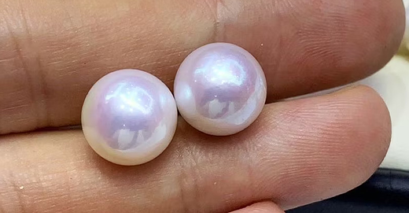 what does a pearl necklace mean