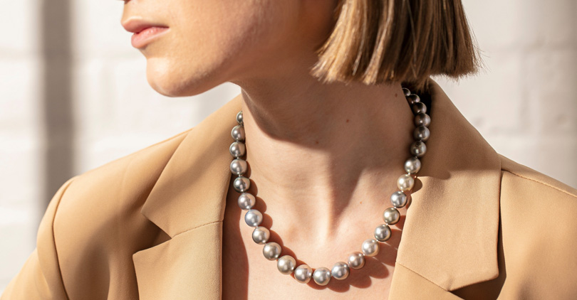 what does a pearl necklace mean