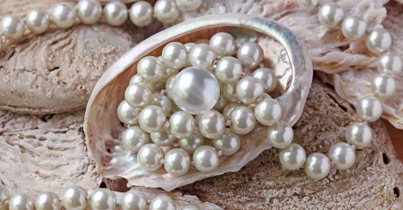what does a pearl symbolize