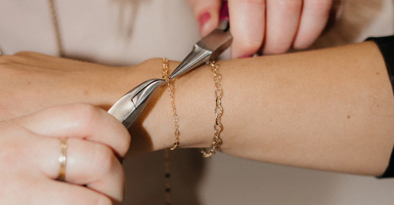 what is permanent jewelry